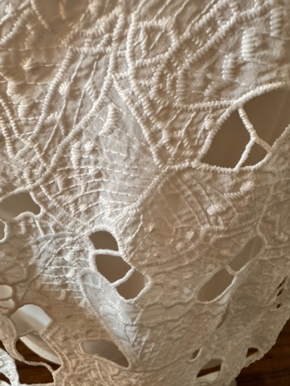 White Cutout Lace Eyelet Butterfly Long Sleeve Blouse Size Small - Picture 2 of 5
